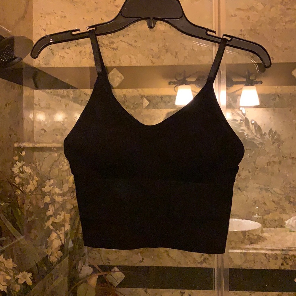 I’m selling 4 seamless rib-knit sports bra - Picture 1 of 4